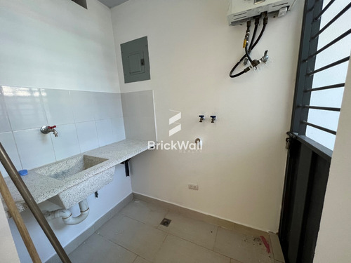 Primer Nivel De Alquiler En Villa Maria Santiago