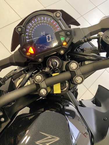 Z400 Preta 2021 - Imperdível