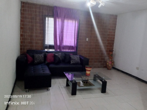 Vendo Town House Altos De Copacabana Guarenas Acepta Credito Bancario Mdominguez