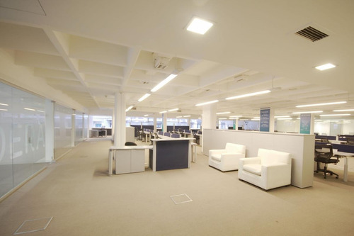 Imagen 4 de 19 de Oficina En Alquiler, De Categoría Lista Para Estrenar