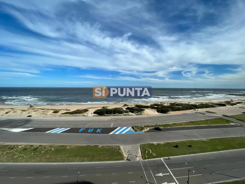 Apartamento De 3 Dormitorios En Torres Del Plata , Punta Del Este , Playa Barava