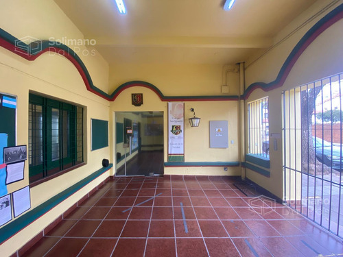 Local / Oficina / Instituto Educativo En Olivos