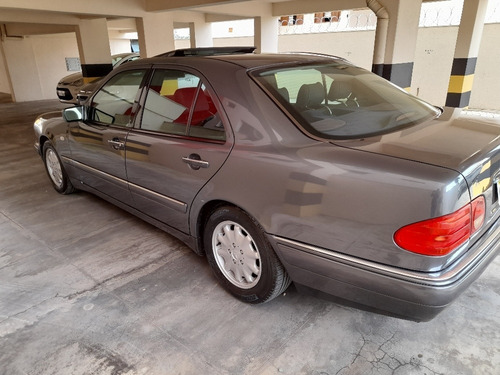 Imagem 10 de 10 de Mercedes E340