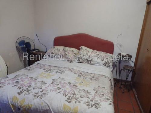Bella Casa De 2 Pisos ,bien Distribuida En Venta Ubicada En Las Acacias 25-16813
