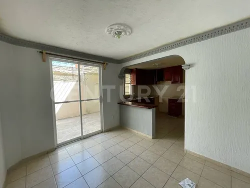 Casa En Renta En Jardines Del Valle, San Juan Del Río, Querétaro.