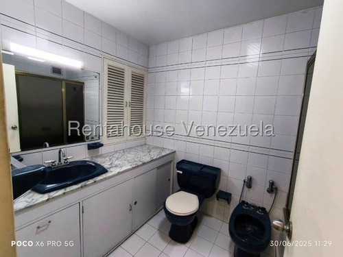 Amplio Apartamento Alquiler. Urb.colinas De Quinta Altamira.