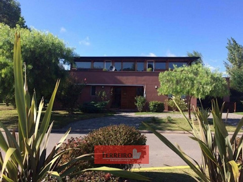 Casa En Venta De 4 Ambientes En Buenos Aires Village