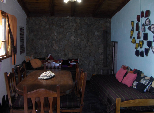 Casa Estilo Cabaña Rustica Y Local Comercial Con Habitacion