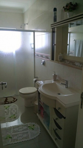 Imagem 12 de 13 de Linda Casa - 04 Dormitórios C/ Suíte E Piscina - Barreiros - 2387