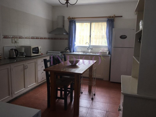 Alquiler Casa En Montoya, 4 Dormitorios Más Servicio.- Ref: 444