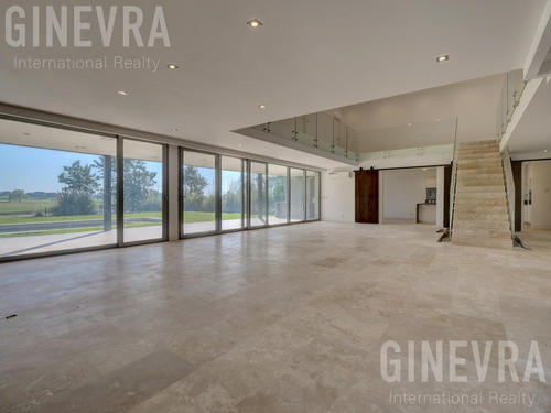 Casa En Venta A Estrenar En Nordelta, El Golf