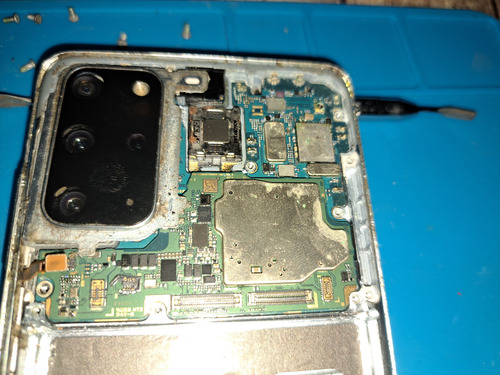 Placa Do Smartphone Samsung G986b S20 Com Defeito (Usado)