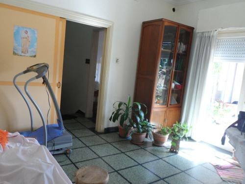 Hermosa: 4 Dor, 2 B, 2 Plantas, Terraza, Balcón. Si Banco