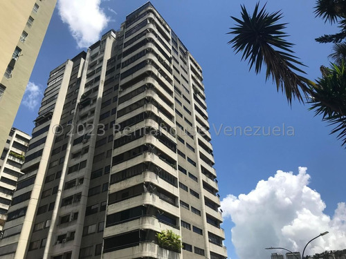 Apartamento En Venta En Lomas De Prados Del Este 24-2750 Yf