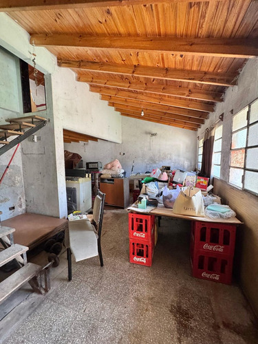 Venta Deposito Con Patio. Loma Hermosa