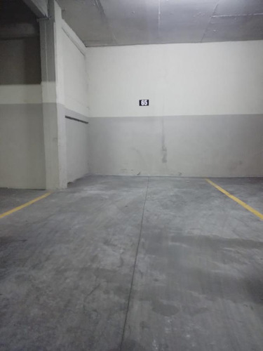 Venta De 4 Espaciosas Cocheras Fijas Y Cubiertas. Excelente Ubicación