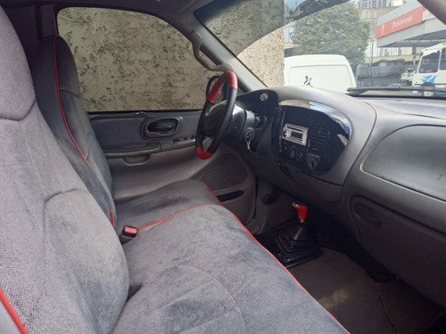 Imagen 9 de 10 de Ford F-150 Pickup V8 2001