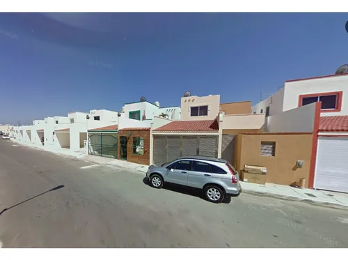 Venta De Casa En Remate Bancario En La Toscana Playa Del Carmen, Q.r. J.c.