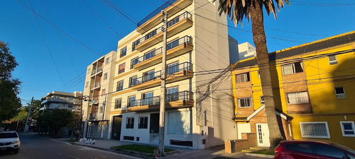 Departamento  En Venta Ubicado En Moreno, G.b.a. Zona Oeste, Argentina 1 Piso Frente Con Amenities 