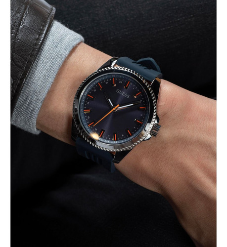 Reloj Para Hombre Guess Champ GW0639G1 Color Azul oscuro Bisel Plateado