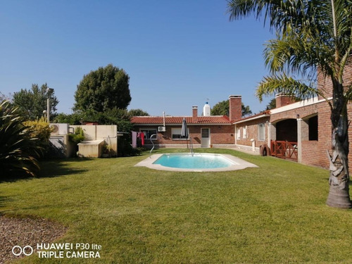 Hermoso Chalet Con Piscina Climatizada.-