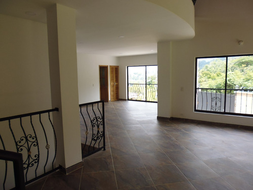 Casa Comercial Dúplex En Arriendo Envigado Loma Del Escobero