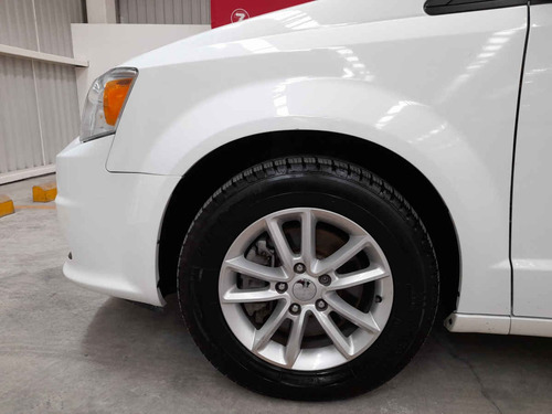 Imagen 6 de 15 de Chrysler Grand Caravan 2019 5p Sxt V6/3.6 Aut