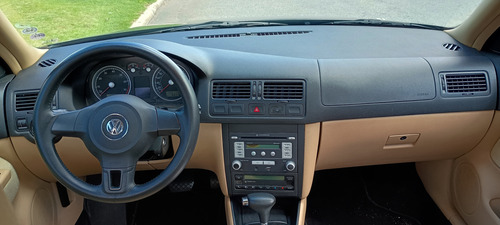 Volkswagen Bora 2.0 Total Flex 4p Automática