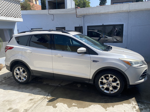 Ford Escape 2.5 Se Plus Piel At