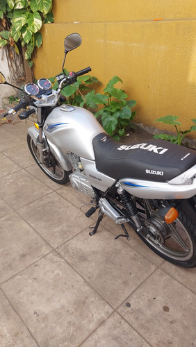 Suzuki En 125