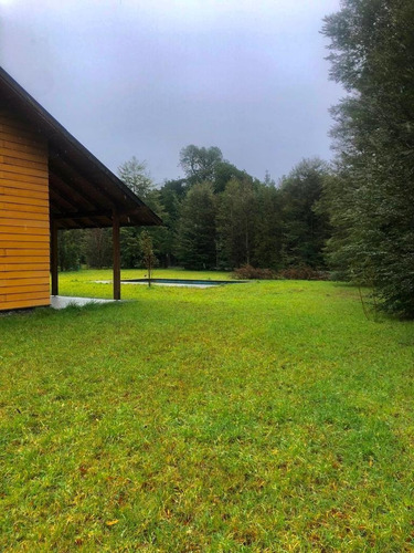 Imagen 2 de 10 de Casa Con Estero En El Exclusivo Fundo El Sol De Pucón