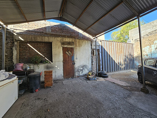 Casa Comercial Con Terreno Grande, Comuna De Santiago
