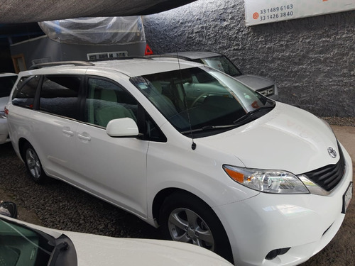Imagen 7 de 10 de Toyota Sienna Le 2012