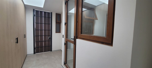 Casa En Arriendo De 6 Dorm. Colegio Huinganal