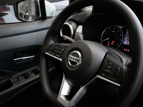Imagem 13 de 14 de Nissan Versa Sense 1.6 (flex) (aut)