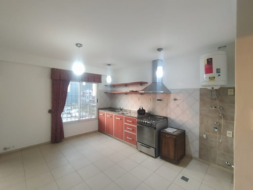 Excelentes Departamento Céntrico 3 Ambientes Con Gran Jardin