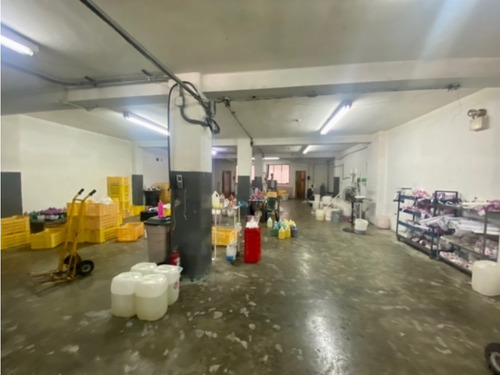 Se Vende Edificio Industrial 1400m2 Catia 0490