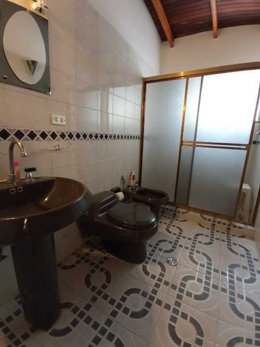 Imagen 19 de 30 de Se Vende Casa 329 M² 6h/5b/2p Santa Paula