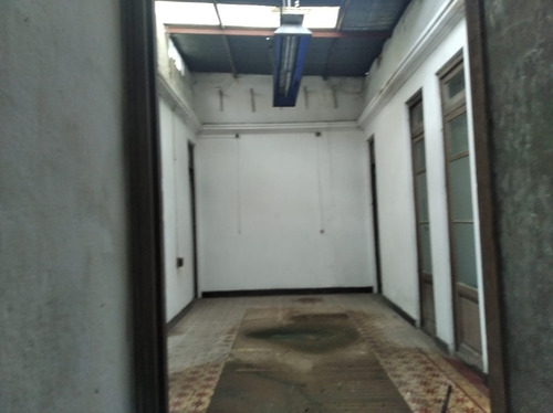 Imagen 10 de 14 de Gran Casa En Calle Colón Muy Buen Estado