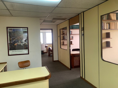 Ym Comoda Oficina De 260 M2 En Santa Paula