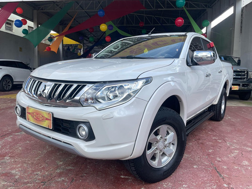 Mitsubishi L200 SPORTERO Sport 2.4 DID-H HPE-S Top 4WD (Aut)