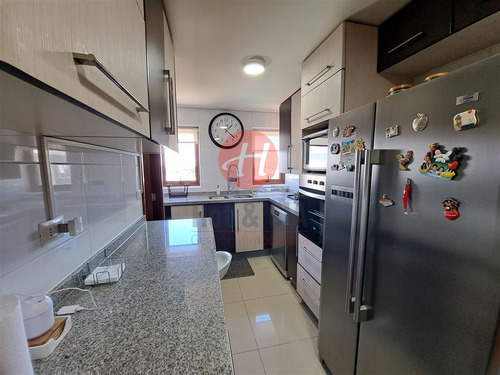 Departamento En Venta De 4 Dorm. En Temuco