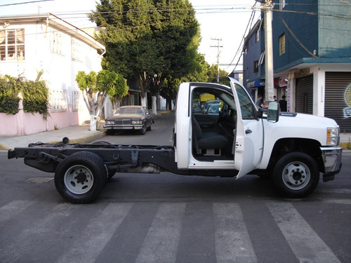 Chevrolet Silverado 2 Pts, Chasis Cabina, Mt5 2013