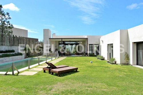 Imagen 13 de 15 de Casa A La Venta Que Combina Lujo, Calidad Y Naturaleza