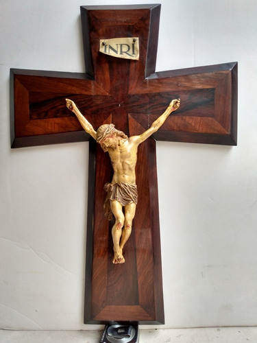 Bello Cristo De Madera Colonial En Buen Estado