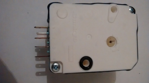 Timer O Reloj Para Neveras Asiaticas Marca Sankyo.