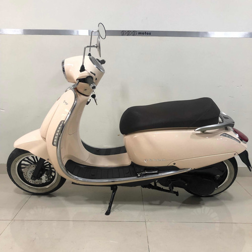 Imagen 2 de 15 de Beta Tvs Tempo 150 Usado 2017 Arrrow Scooter Vintage Cuotas