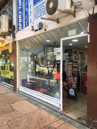 Local En Venta En Centro De Pinamar Sobre Constitucion