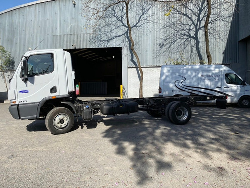 Imagen 7 de 15 de Mercedes Benz Accelo 815/39 Cabina Ext. Blanco