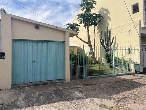 Casa En Con Fondo Libre De 3 Ambientes En Venta